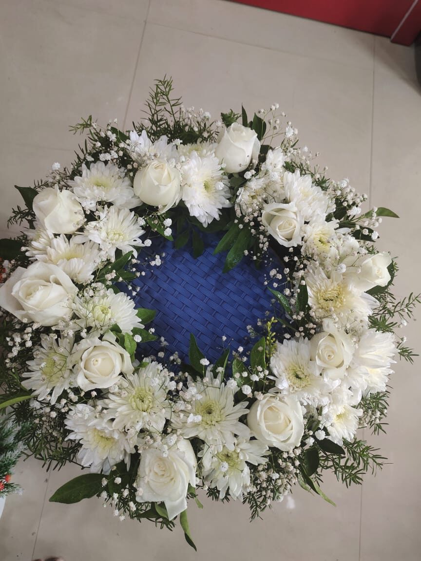 White Wreath 12"